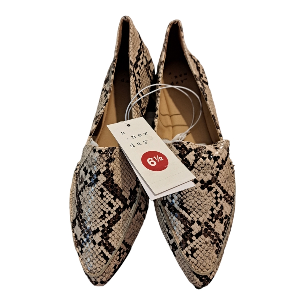 Women's Micah Faux Leather Snake Print Pointy Toe Loafers, 6, 6.5 - Picture 3 of 4